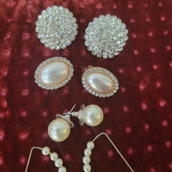 Stunning Variety of Pearl and Rhinestone Earrings 4 Pair - Picture 4 of 5